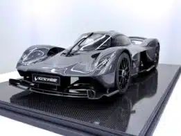 aston martin valkyrie carbon frontiart 2 Large
