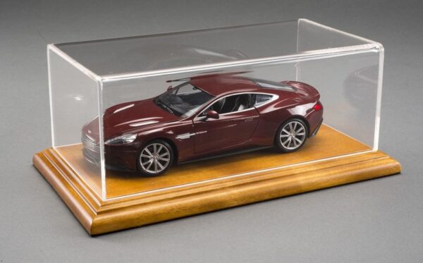 Aichi 1:18 Display Case with Linden Wood Base (Narrow Edge)
