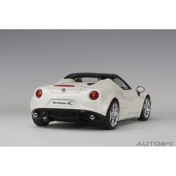 autoart - 1:18 alfa romeo 4c spider (bianco trofeo)