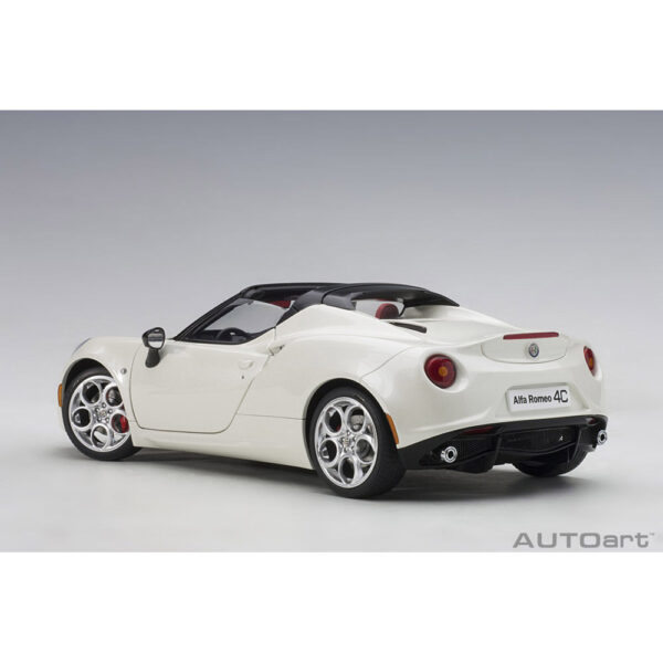 autoart - 1:18 alfa romeo 4c spider (bianco trofeo)