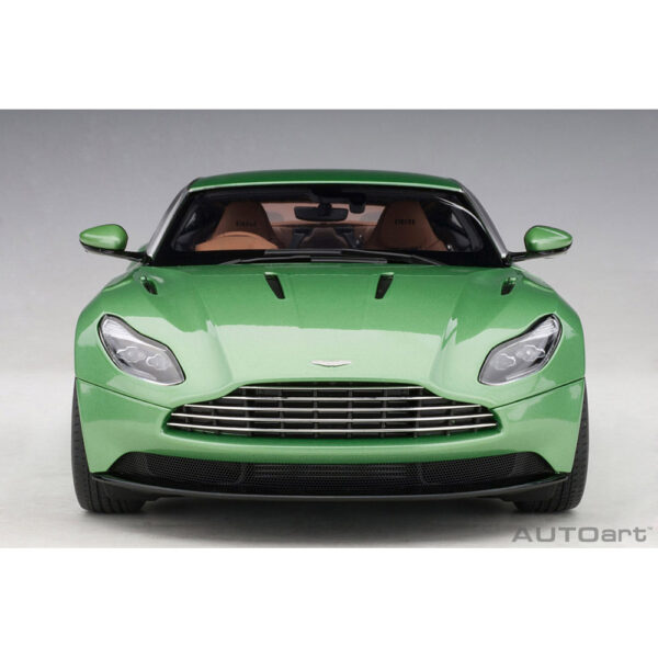 autoart - 1:18 aston martin db11 (apple tree green)