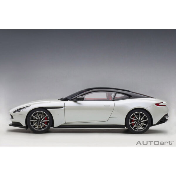 autoart - 1:18 aston martin db11 (morning frost white)