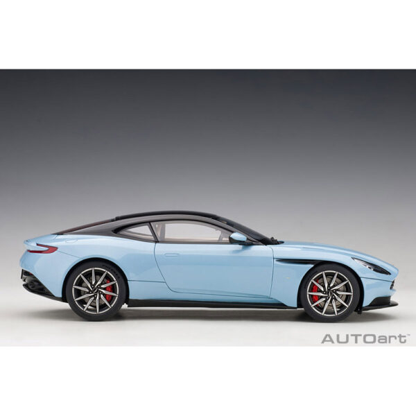 autoart - 1:18 aston martin db11 (q frosted glass blue)