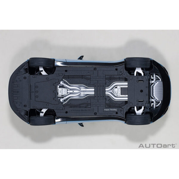 autoart - 1:18 aston martin db11 (q frosted glass blue)