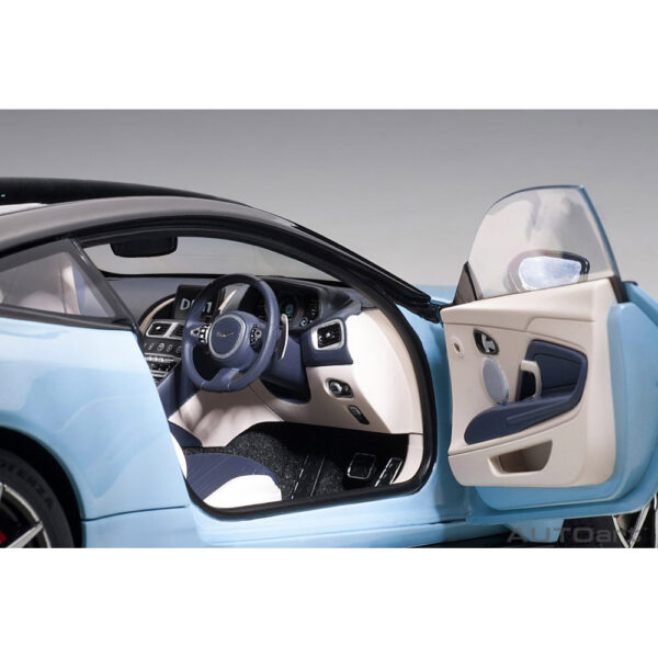 autoart - 1:18 aston martin db11 (q frosted glass blue)