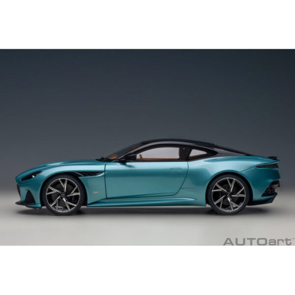 autoart - 1:18 aston martin dbs superleggera (caribbean pearl blue)