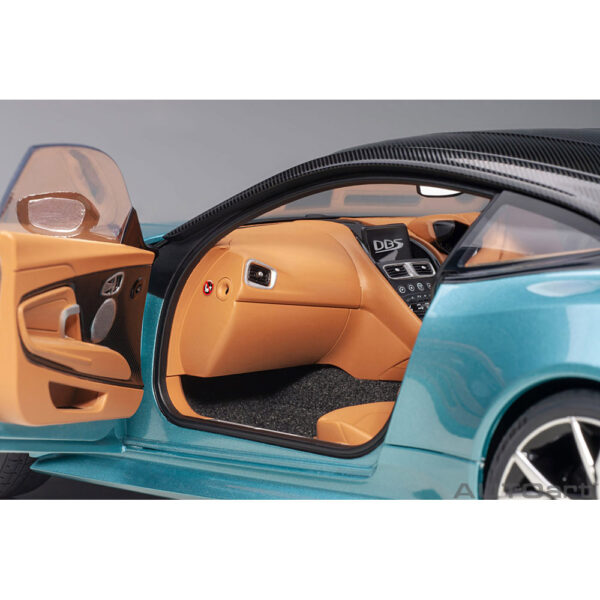 autoart - 1:18 aston martin dbs superleggera (caribbean pearl blue)