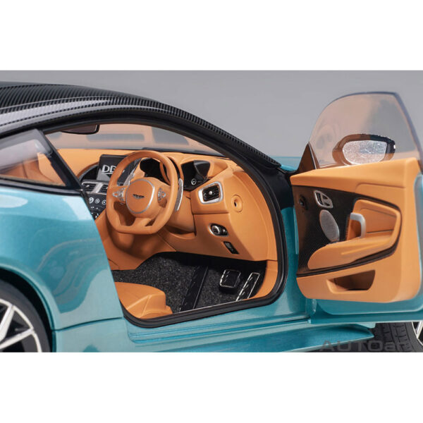 autoart - 1:18 aston martin dbs superleggera (caribbean pearl blue)
