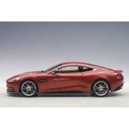 autoart - 1:18 aston martin vanquish 2015 (volcano red)