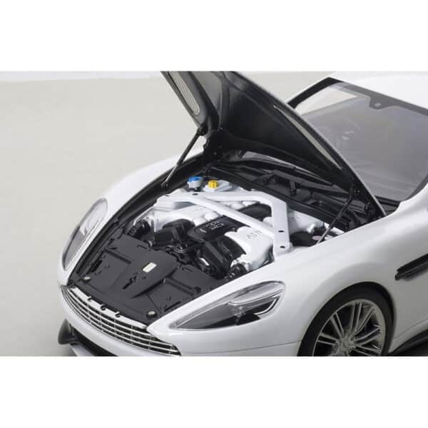 autoart - 1:18 aston martin vanquish 2015 (white)