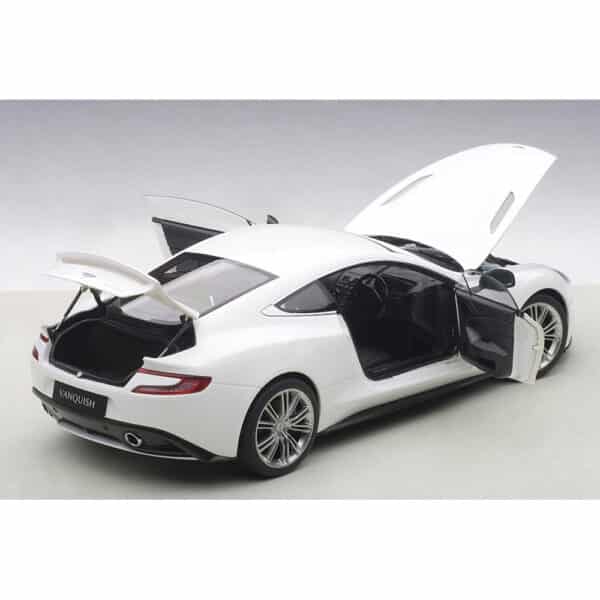 autoart - 1:18 aston martin vanquish 2015 (white)