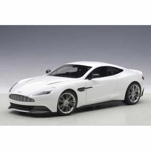 autoart - 1:18 aston martin vanquish 2015 (white)