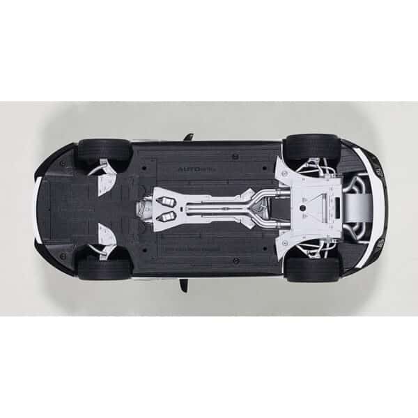autoart - 1:18 aston martin vanquish 2015 (white)