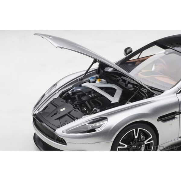 autoart - 1:18 aston martin vanquish s 2017 (lightning silver)