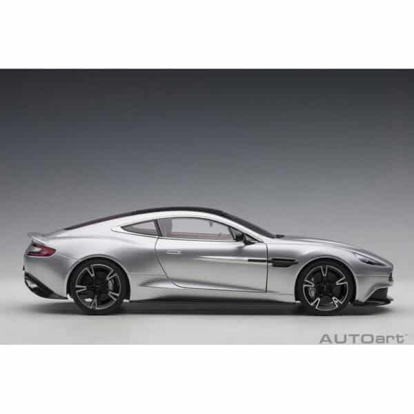 autoart - 1:18 aston martin vanquish s 2017 (lightning silver)