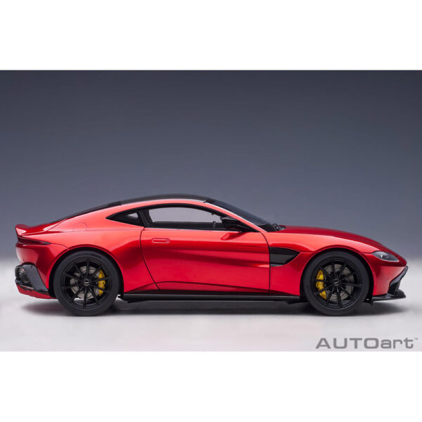 autoart - 1:18 aston martin vantage 2019 (hyper red)