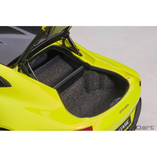 autoart - 1:18 aston martin vantage 2019 (lime essence)