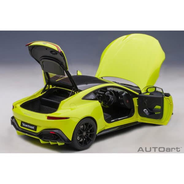 autoart - 1:18 aston martin vantage 2019 (lime essence)