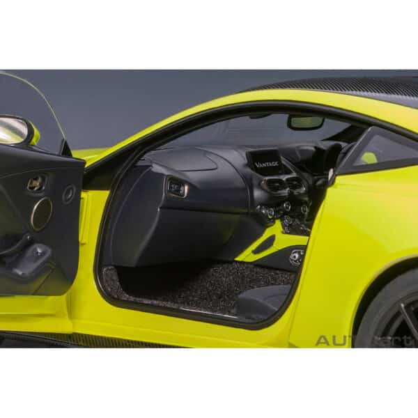 autoart - 1:18 aston martin vantage 2019 (lime essence)