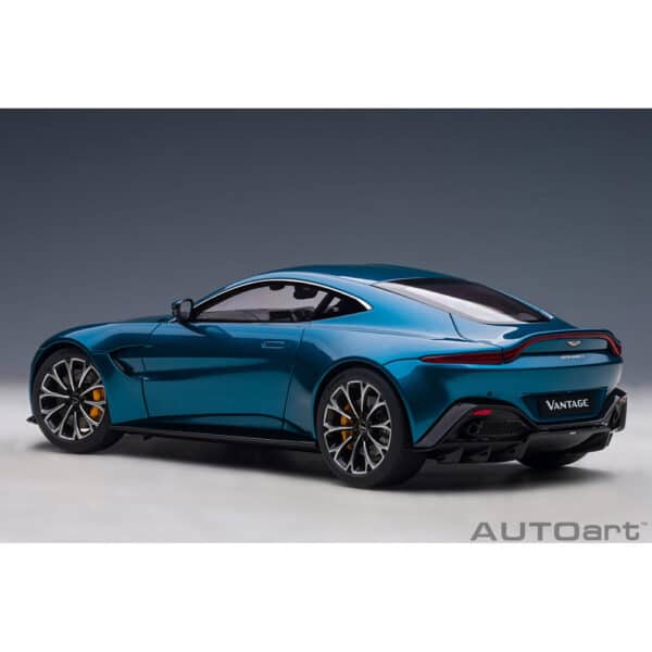 autoart - 1:18 aston martin vantage 2019 (ming blue)