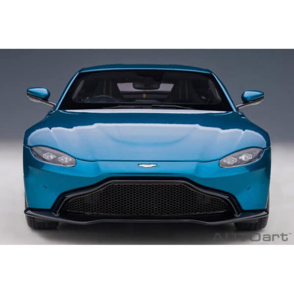 autoart - 1:18 aston martin vantage 2019 (ming blue)