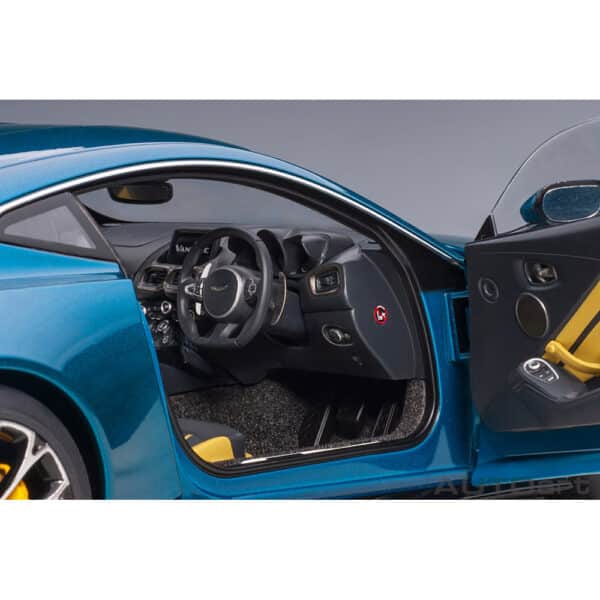autoart - 1:18 aston martin vantage 2019 (ming blue)