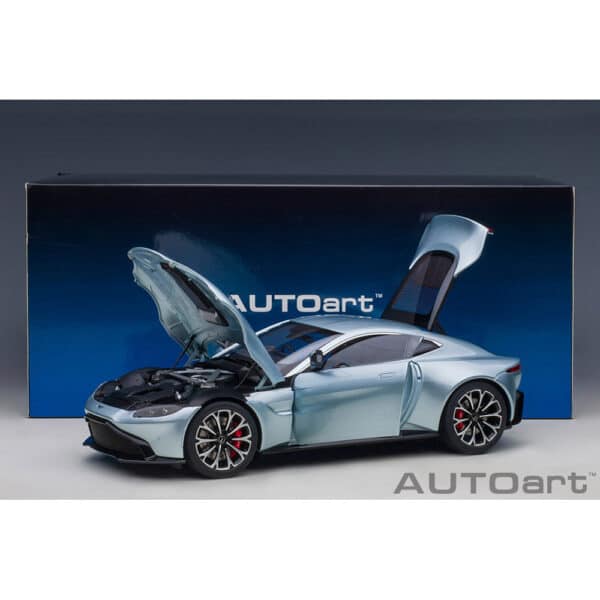 autoart - 1:18 aston martin vantage 2019 (skyfall silver)
