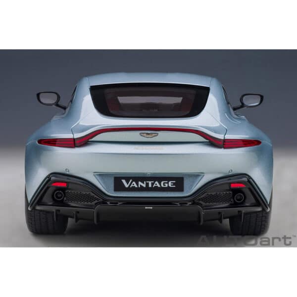autoart - 1:18 aston martin vantage 2019 (skyfall silver)