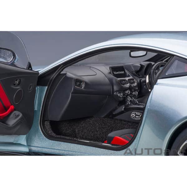 autoart - 1:18 aston martin vantage 2019 (skyfall silver)