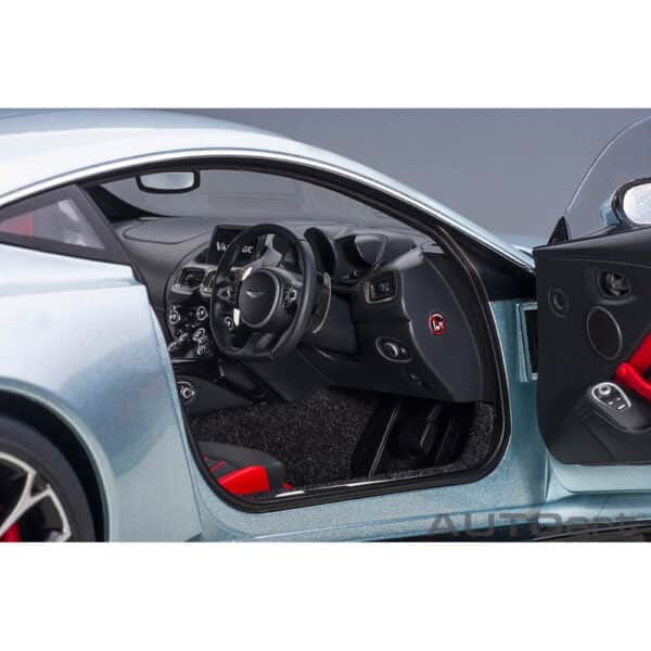 autoart - 1:18 aston martin vantage 2019 (skyfall silver)