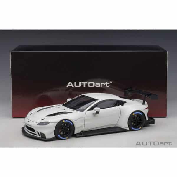 autoart - 1:18 aston martin vantage gte plain body version (white)
