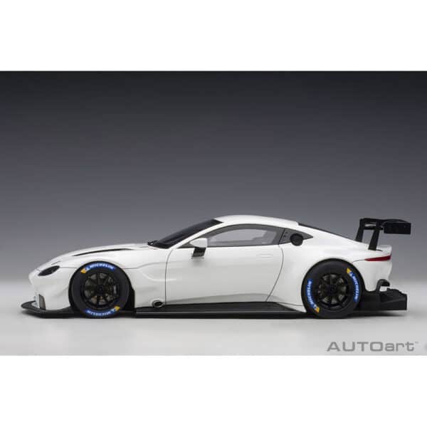 autoart - 1:18 aston martin vantage gte plain body version (white)