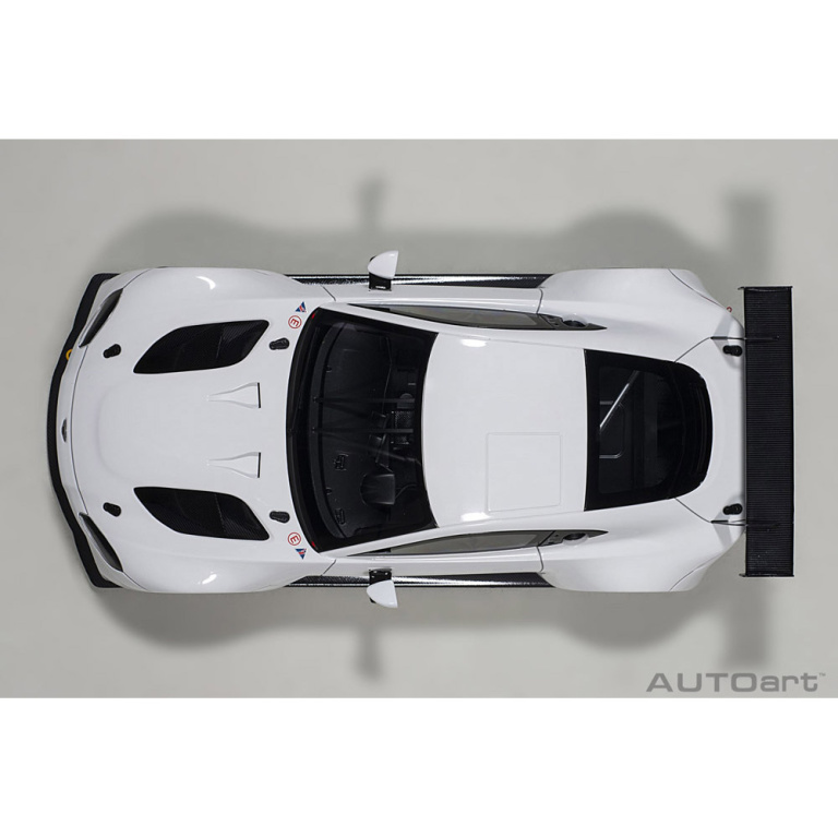 autoart - 1:18 aston martin vantage gte plain body version (white)