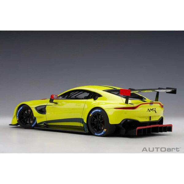 AUTOart - 1:18 Aston Martin Vantage GTE Presentation Car 14 autoart - 1:18 aston martin vantage gte presentation car