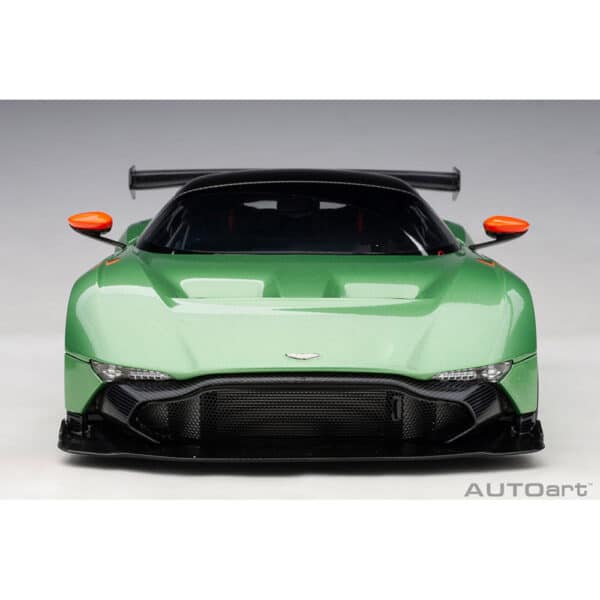 autoart - 1:18 aston martin vulcan?(apple tree green metallic)