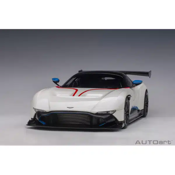 autoart - 1:18 aston martin vulcan?(stratus white)