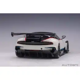 autoart - 1:18 aston martin vulcan?(stratus white)