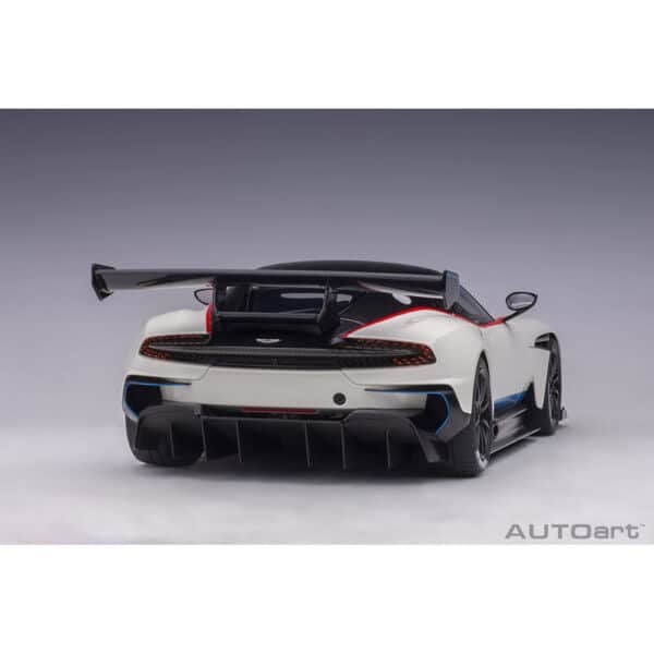 autoart - 1:18 aston martin vulcan?(stratus white)