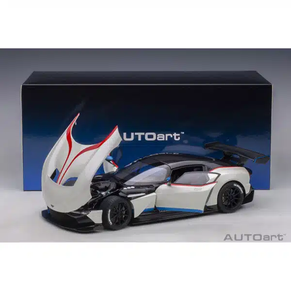 autoart - 1:18 aston martin vulcan?(stratus white)