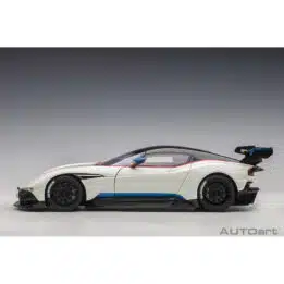 autoart - 1:18 aston martin vulcan?(stratus white)