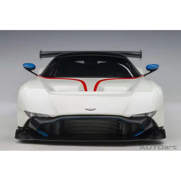 autoart - 1:18 aston martin vulcan?(stratus white)