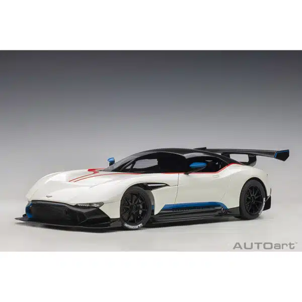 autoart - 1:18 aston martin vulcan?(stratus white)
