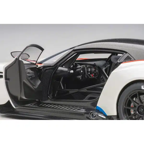 autoart - 1:18 aston martin vulcan?(stratus white)