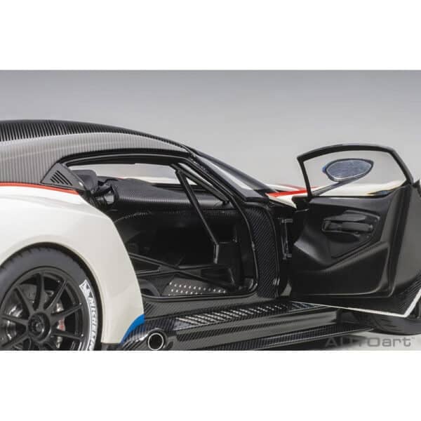 autoart - 1:18 aston martin vulcan?(stratus white)