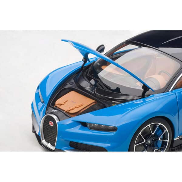 autoart - 1:18 bugatti chiron (french racing blue/atlantic blue)