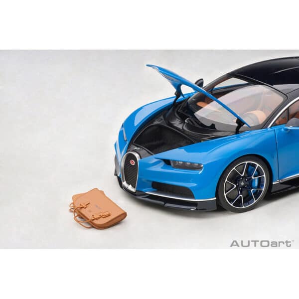 autoart - 1:18 bugatti chiron (french racing blue/atlantic blue)
