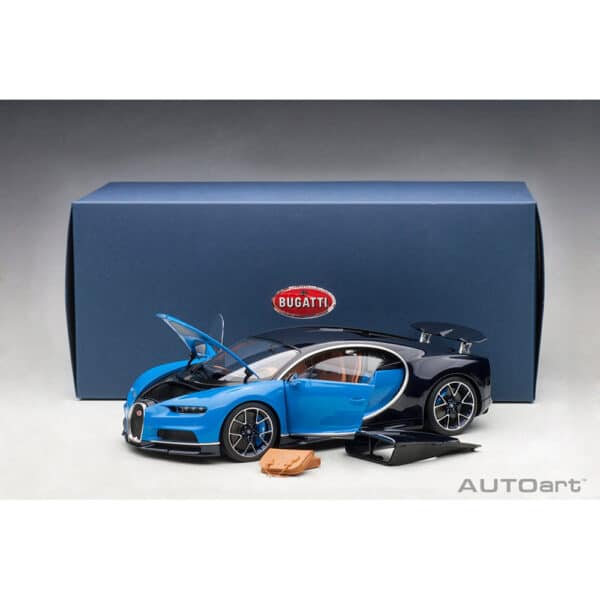 autoart - 1:18 bugatti chiron (french racing blue/atlantic blue)