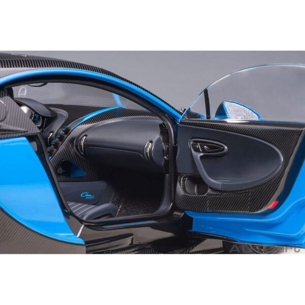AUTOart - 1:18 Bugatti Chiron Sport (French Racing Blue/Carbon) 30 autoart - 1:18 bugatti chiron sport (french racing blue/carbon)