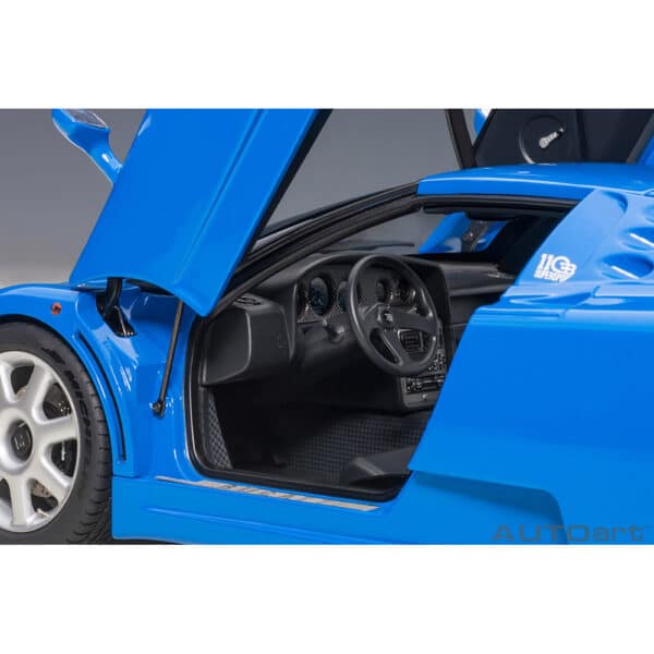 autoart - 1:18 bugatti eb110 ss (french racing blue)