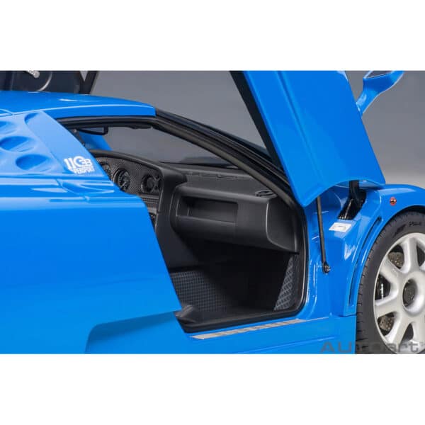 autoart - 1:18 bugatti eb110 ss (french racing blue)